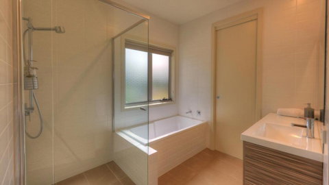 Tides Reach - New Castle Holiday 2