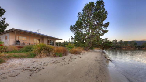 Tides Reach - New Castle Holiday 1