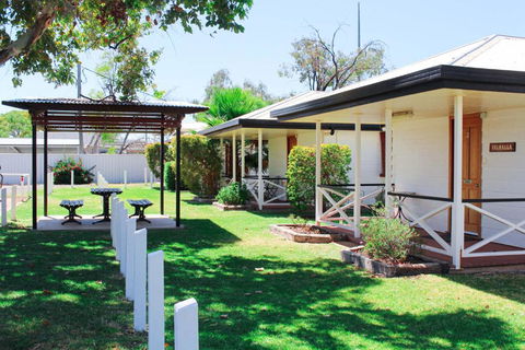 Warrego Hotel Motel Cunnamulla - New Castle Holiday 0