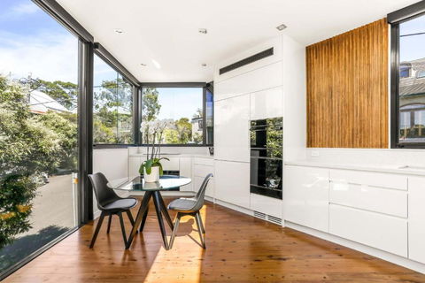 Woollahra House Beautiful 3 Bedroom Terrace - New Castle Holiday 2