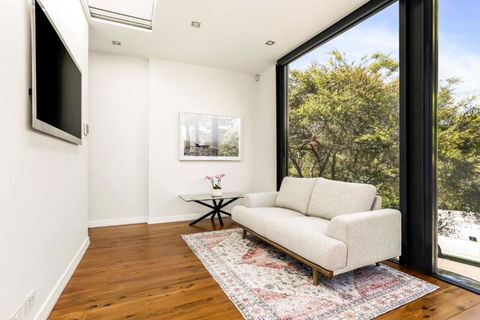 Woollahra House Beautiful 3 Bedroom Terrace - New Castle Holiday 3