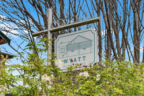 Wyatt Guest House - New Castle Holiday 1