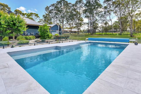 Wine, Dine And Relax - Central To Vineyards And Wedding Venues - New Castle Holiday 1