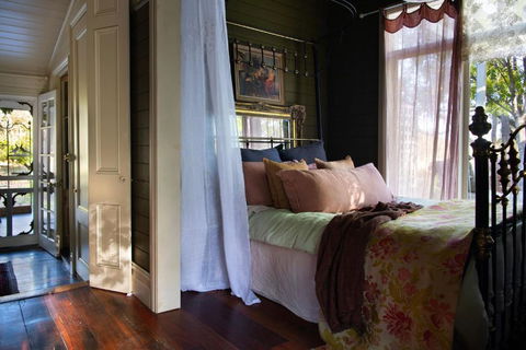 Wisteria Hysteria - New Castle Holiday 2