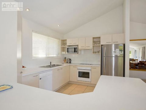 Witta Circle 65 - New Castle Holiday 2