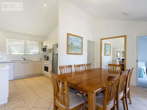 Witta Circle 65 - New Castle Holiday 1