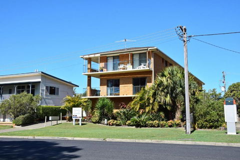 Woody Wonder - Bring Your Own Liben. - New Castle Holiday 0