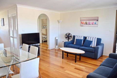 Woody Wonder - Bring Your Own Liben. - New Castle Holiday 3