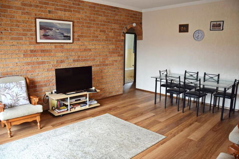 Woody Wonder Unit 2 - Bring Your Own Linen. - New Castle Holiday 2