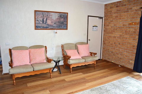 Woody Wonder Unit 2 - Bring Your Own Linen. - New Castle Holiday 1