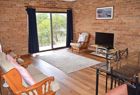 Woody Wonder Unit 2 - Bring Your Own Linen. - New Castle Holiday 3