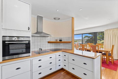 Wylah Beach House - New Castle Holiday 2