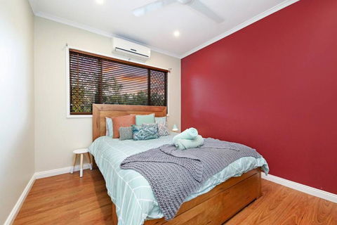 A Tropical Pool Paradise In Rapid Creek - New Castle Holiday 4