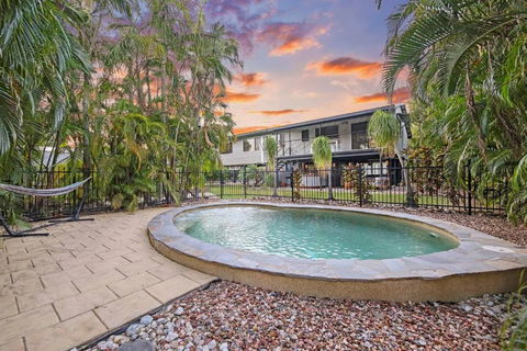 A Tropical Pool Paradise In Rapid Creek - New Castle Holiday 3
