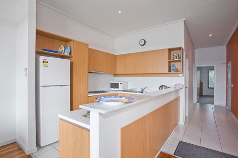 Apartment 35 Pacific Apartments - New Castle Holiday 4