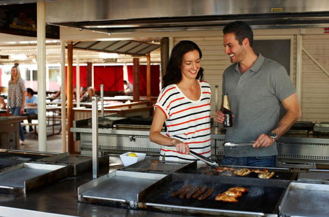 Outback Hotel - New Castle Holiday 3