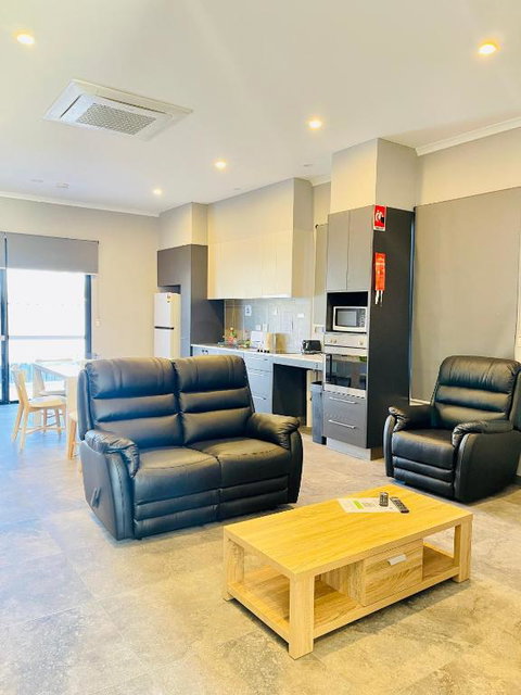 Berrimah Cozy Retreat - New Castle Holiday 4