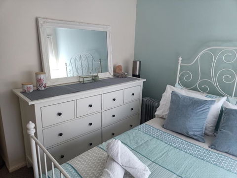 Tingalpa Townhouse Treat - New Castle Holiday 1