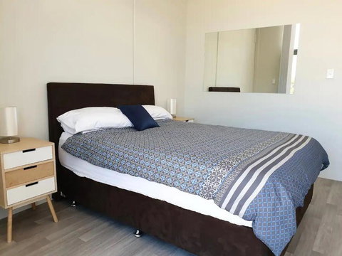 Waverley Apartment E-one Bedroom Wifi Available - New Castle Holiday 3