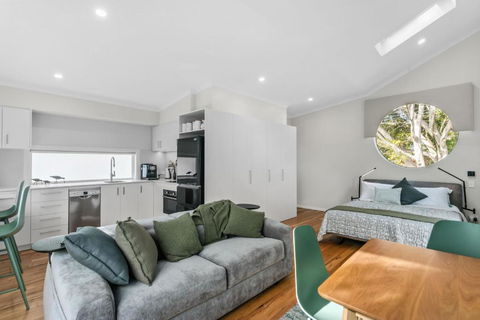 WILL56 - Gumtree Studio - New Castle Holiday 0