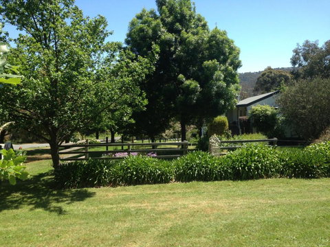 Yarra Glen Bed & Breakfast - New Castle Holiday 2