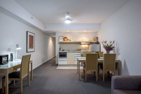 ZEN CITY & SEA Executive 1-BR Suite In Darwin CBD - New Castle Holiday 0