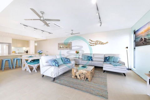 ZEN POINT PENTHOUSE 3-BR Executive W/front Retreat - New Castle Holiday 3