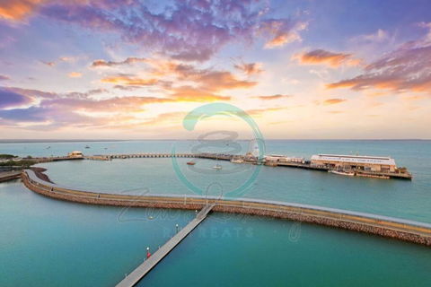 ZEN POINT PENTHOUSE 3-BR Executive W/front Retreat - New Castle Holiday 1