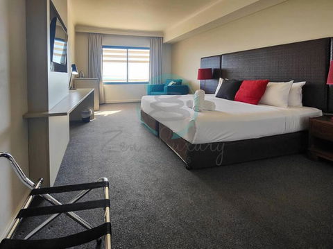 ZEN88 ESPLANADE: Hotel Suite W/ Ocean/Sunset Views - New Castle Holiday 1