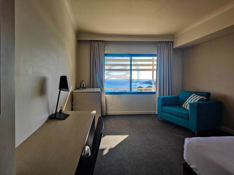 ZEN88 ESPLANADE: Hotel Suite W/ Ocean/Sunset Views - New Castle Holiday 3