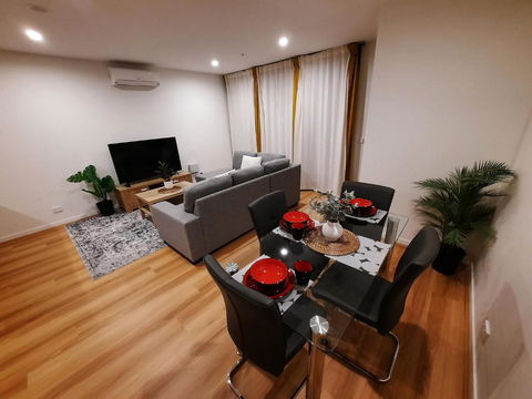 ZMITH Apartment - BROOKE, - Near AIS, GIO Stadium, UC, & Nth - Canberra Hospital - New Castle Holiday 0