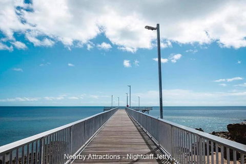 ZEN FORESHORE: 3-BR Nightcliff Foreshore-Front Apt - New Castle Holiday 3