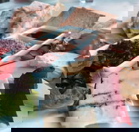 McLaren Vale Winery Small Group Tour with Wine Tasting and Lunch - New Castle Holiday