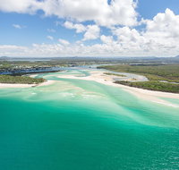Deluxe Seaplane Tour Noosa to Glasshouse Adventure for 2 with Photobook - New Castle Holiday