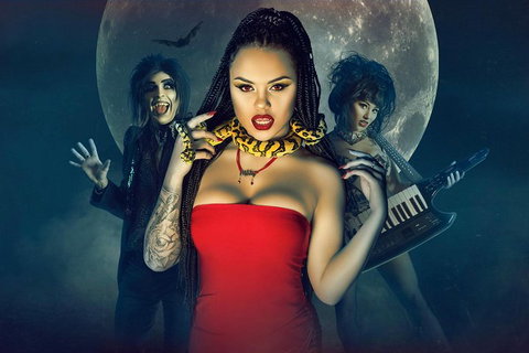 Dracula's Cabaret - Gold Coast - New Castle Holiday 2