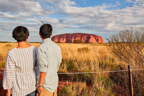 Uluru (Ayers Rock) Sunset Tour - New Castle Holiday 1