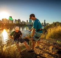 Abseiling the Kangaroo Point Cliffs in Brisbane - New Castle Holiday