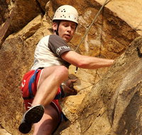 Rock Climbing at the Kangaroo Point Cliffs in Brisbane - New Castle Holiday