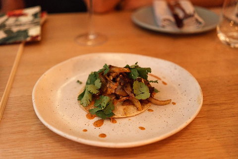 Drinks & Bites In Potts Point Private Tour - New Castle Holiday 5