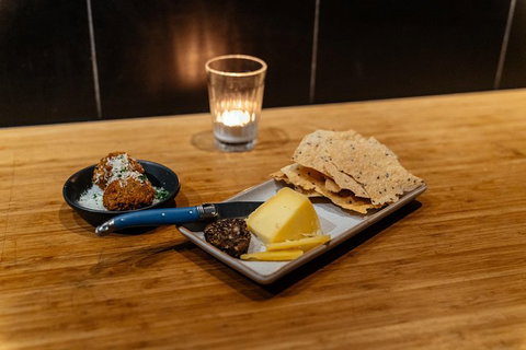 The Flavors Of Perth: Fremantle Wine & Bites Private Tour - New Castle Holiday 4