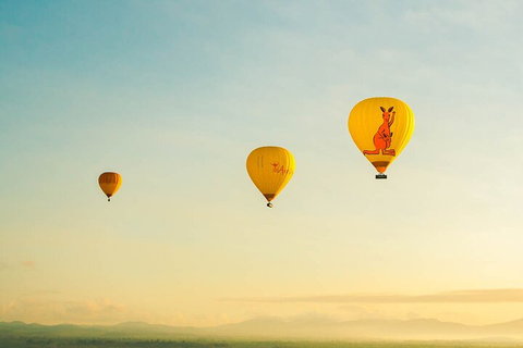 Hot Air Ballooning Tour From Northern Beaches Near Cairns - New Castle Holiday 3