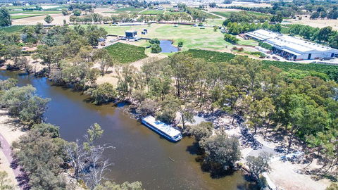Taste Of The Valley Cruise From Perth - New Castle Holiday 3