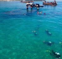 Adventure Moreton Island Scuba Dive Tour - New Castle Holiday