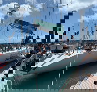 2-Night Whitsundays Sailing Cruise incl. Whitehaven Beach  Great Barrier Reef - New Castle Holiday