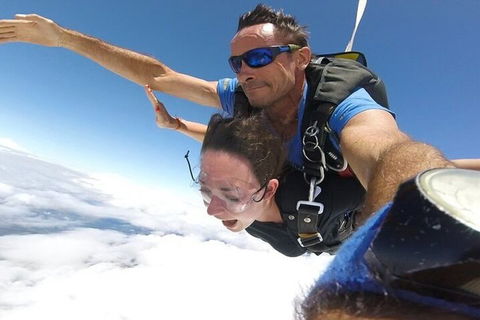 Byron Bay Tandem Sky Dive - New Castle Holiday 2