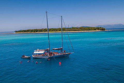Ocean Free Green Island & Great Barrier Reef Snorkel Cruise, Cairns 25 Guests - New Castle Holiday 0