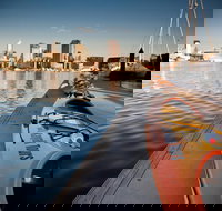 Melbourne Sunset Kayaking Experience with Dinner - New Castle Holiday