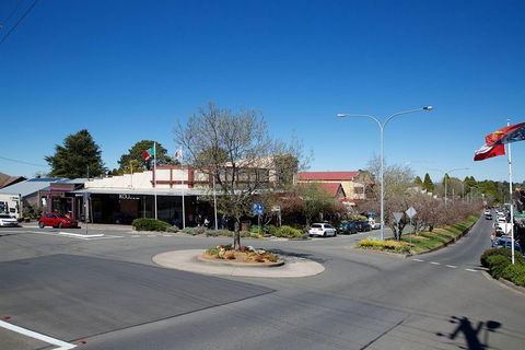 Private Blue Mountains Escape The Crowds SUV Tour - New Castle Holiday 4